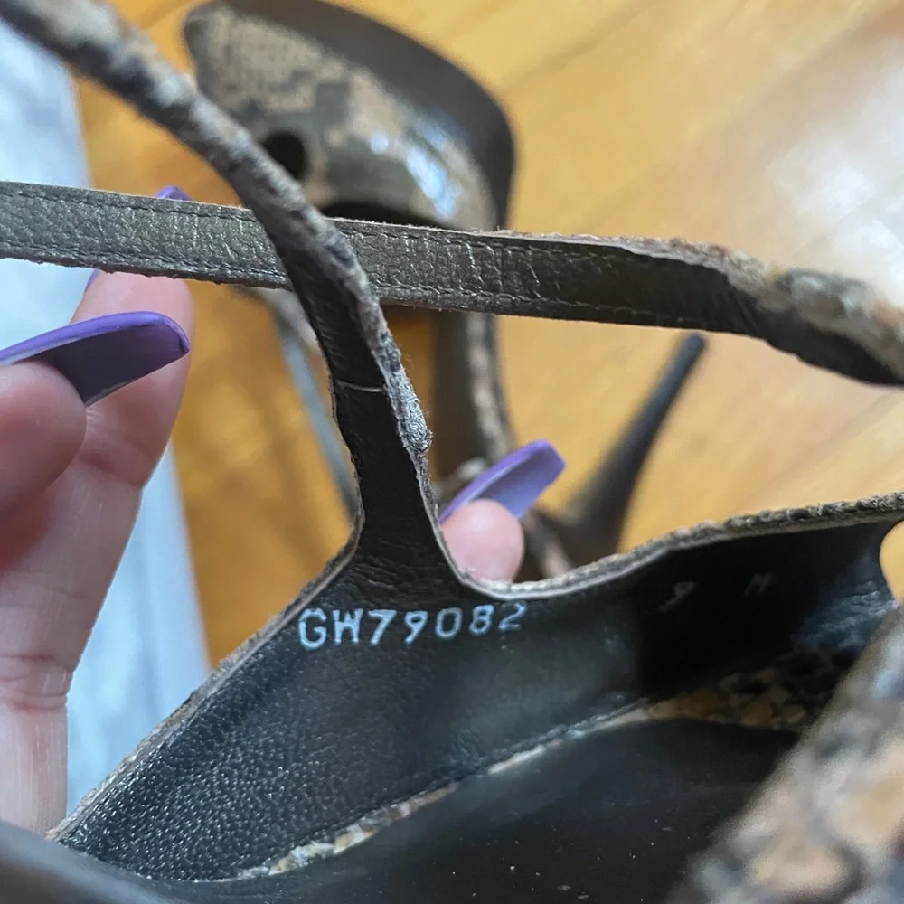 Stuart Weitzman Size 9 Snake skin heels - Picture 5 of 7